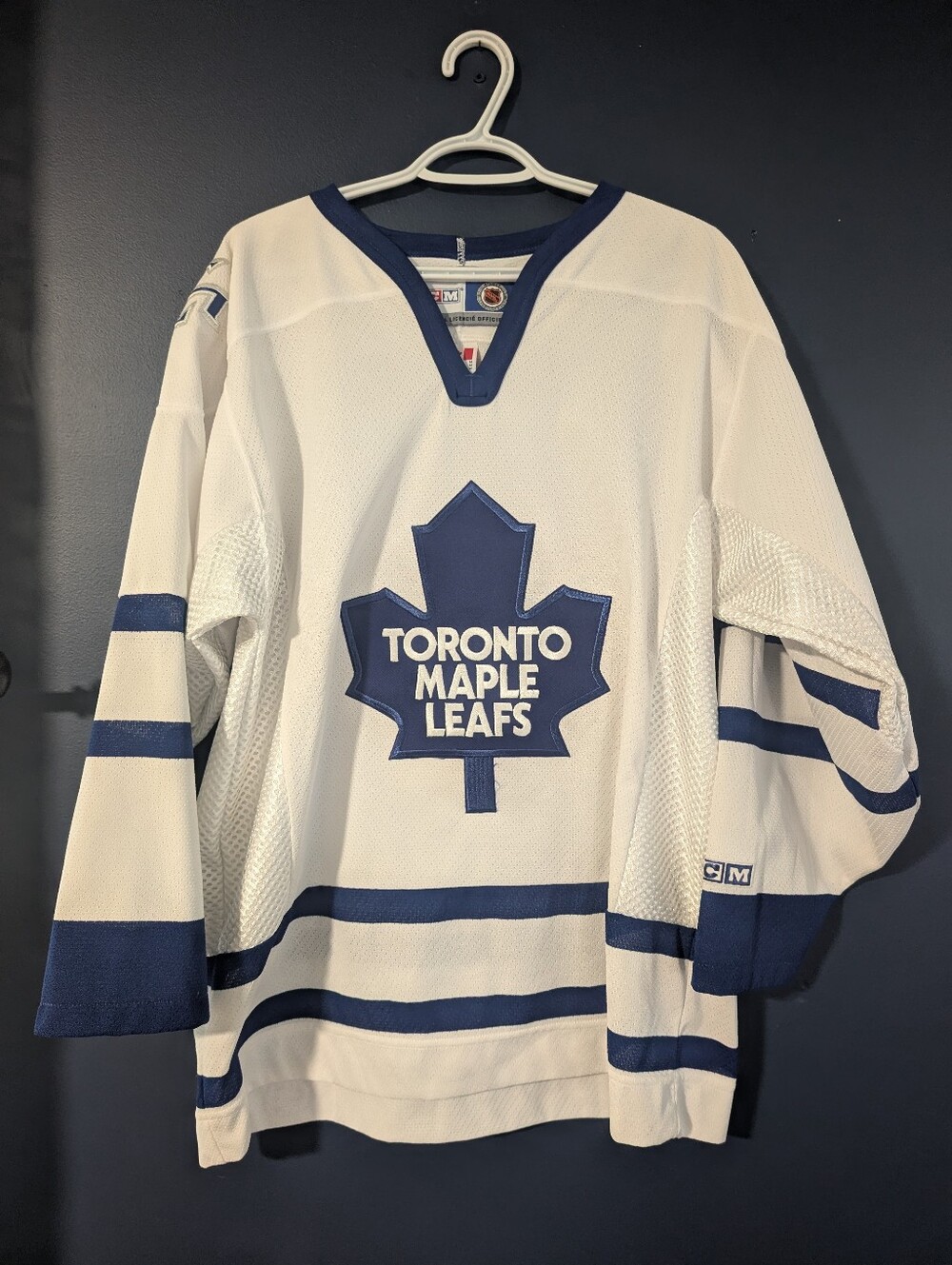 Toronto Maple Leafs Vintage 90s CCM Air Knit NHL Jersey Mens Size Medium